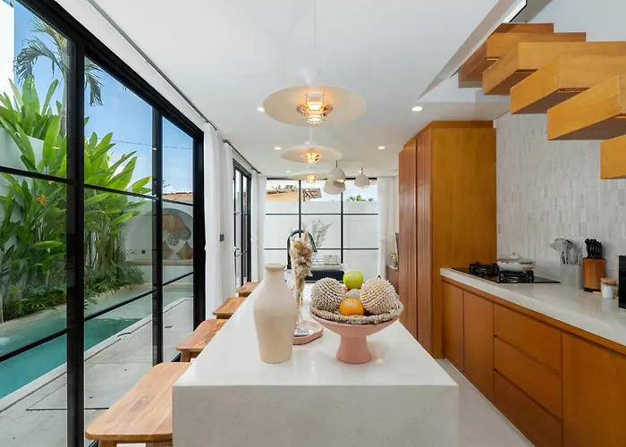 Sevu 3 - Designer 3br With Pool And Rooftop View Cemagi