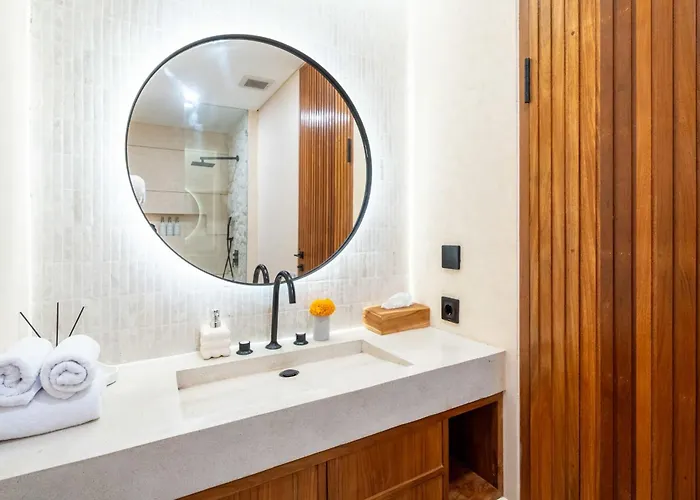 Sevu 3 - Designer 3br With Pool And Rooftop View 度假居 Cemagi